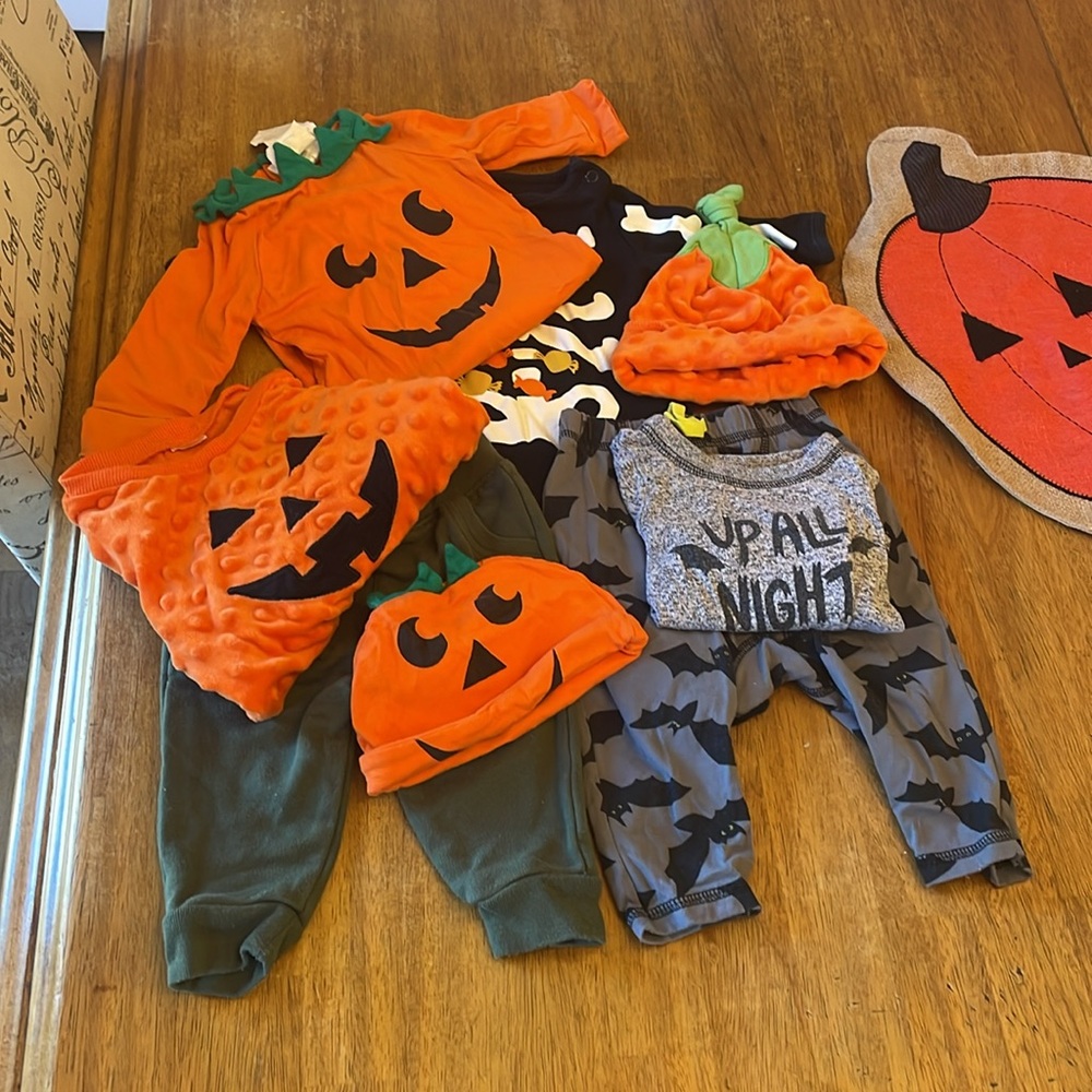 8 piece infant Halloween set